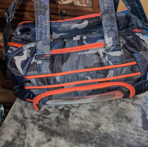 LUG - Propeller - Camo Navy w/watermelon / orangish accents - Picture 2 of 9